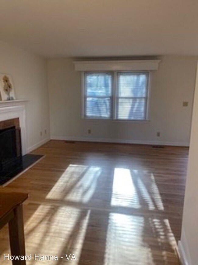 Building Photo - 3 br, 1.5 bath House - 1030 Cottonwood Road
