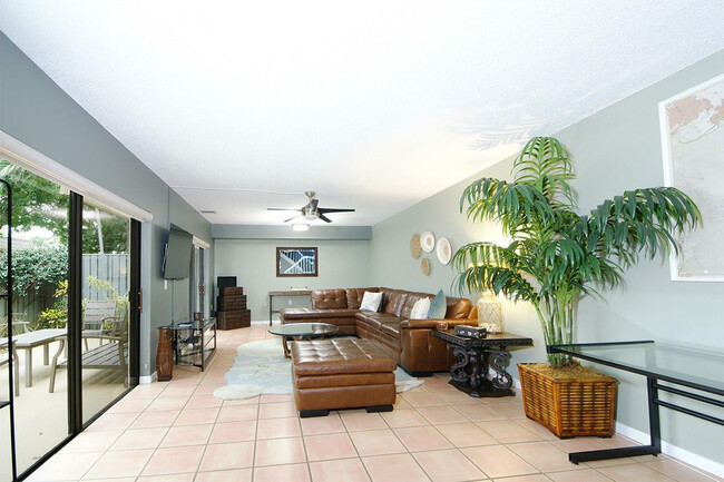 Building Photo - 1700 Embassy Dr