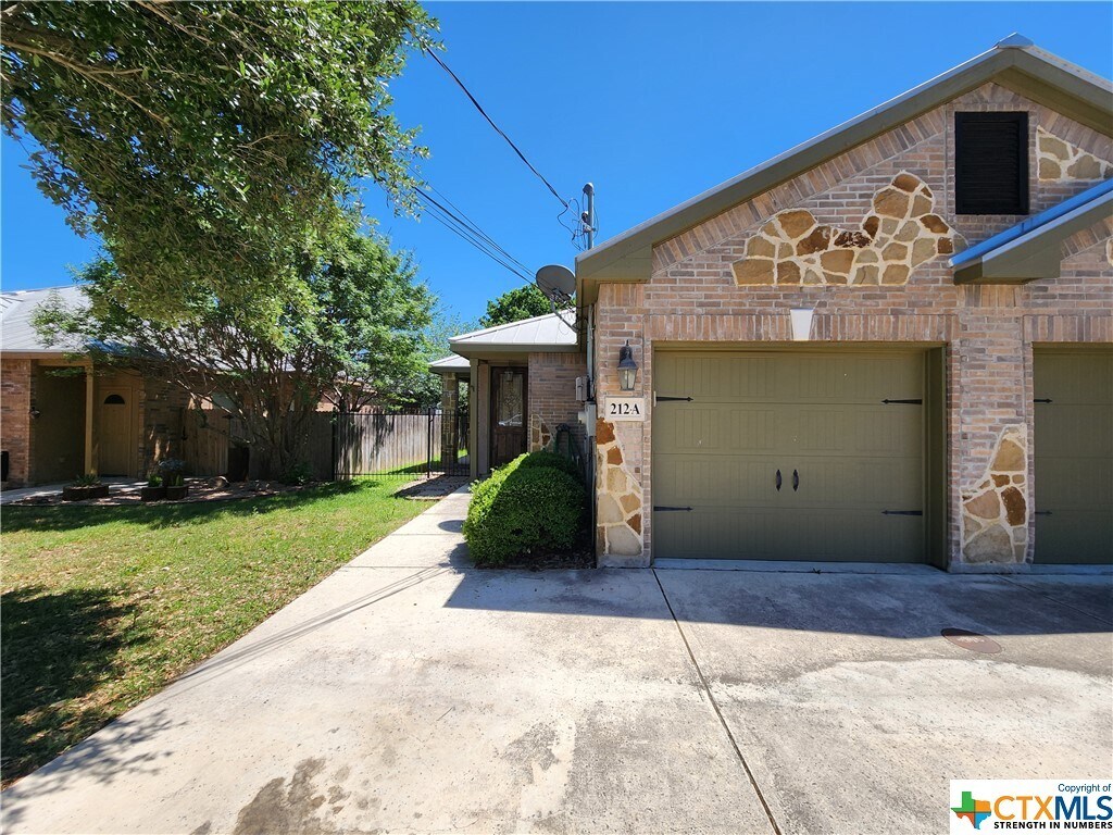 212 Anne Louise Dr, New Braunfels, TX 78130 Townhome Rentals in New