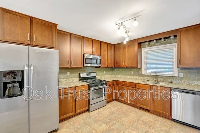 Foto del edificio - 4313 Helene Dr