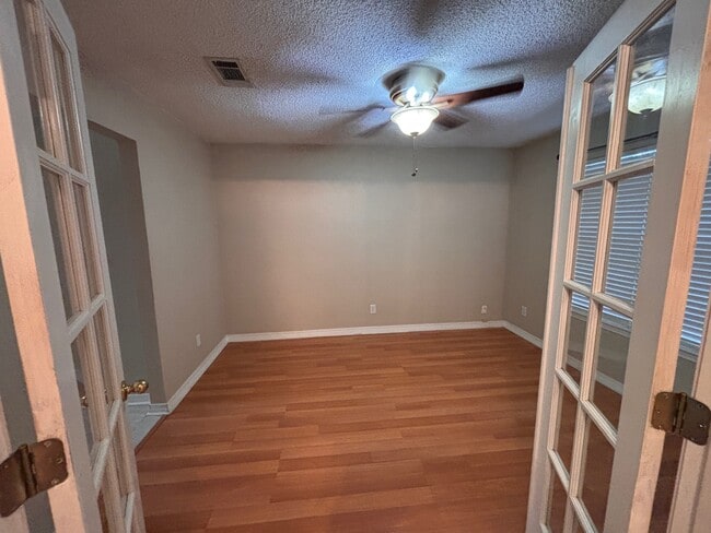 Office/play room - 2517 Gulf Breeze Ave