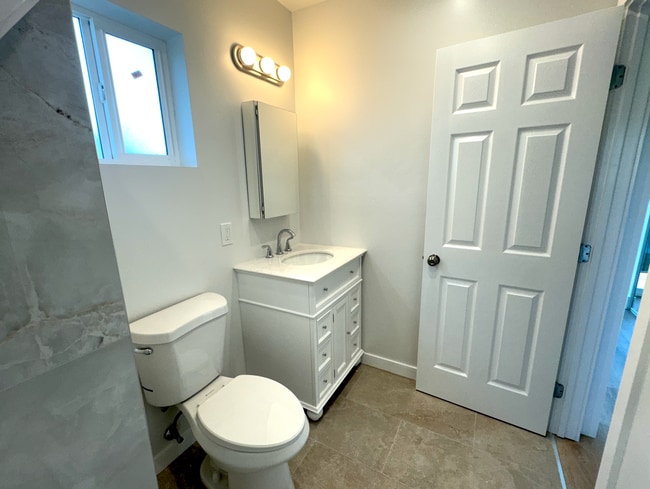 Building Photo - Canyon View Duplex w/ utilities included