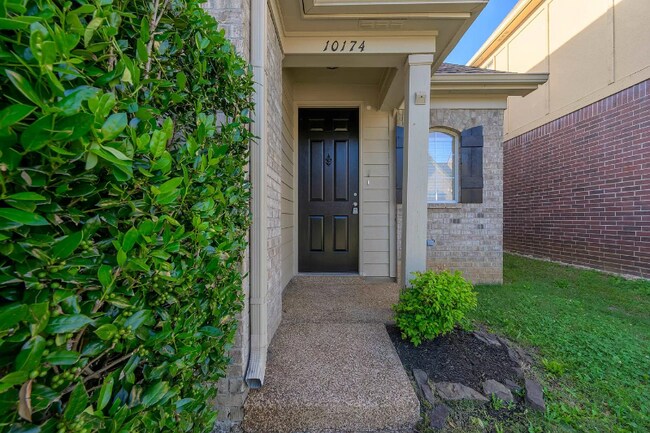 Building Photo - 10174 Sorrento Pl