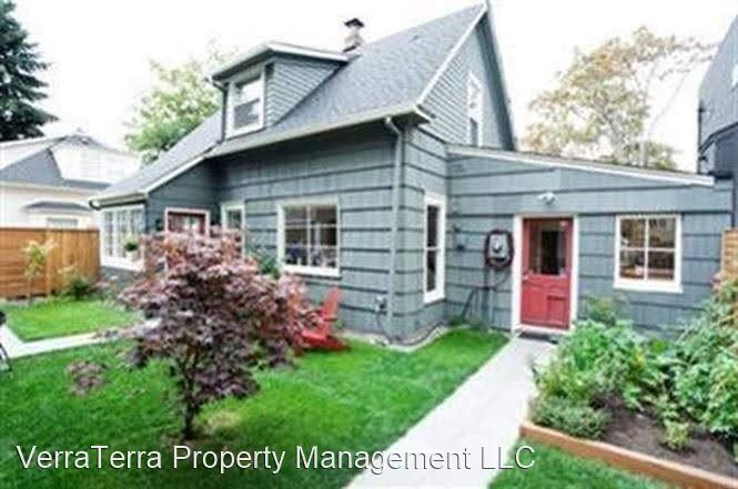 Primary Photo - 2 br, 2 bath House - 207 12th Ave E