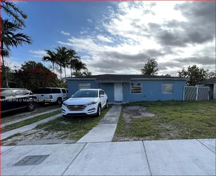 Foto principal - 1041 SW 74th Ave