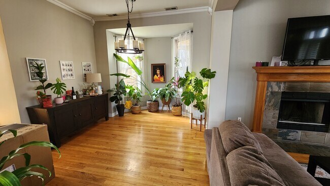 Foto del edificio - 2121 W Schiller St