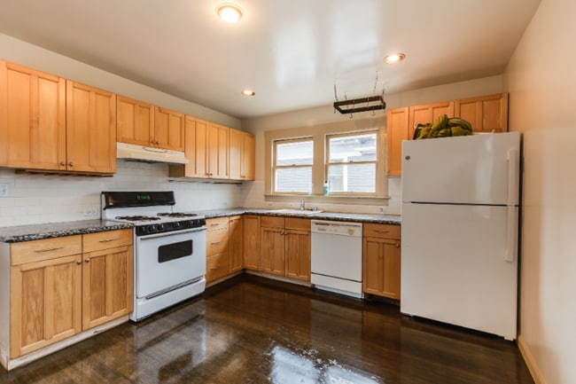 Photo - 2605 Fulton St Apartment