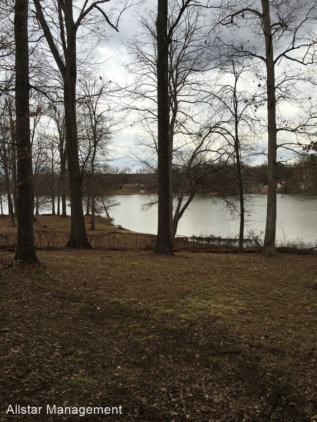 Foto del edificio - 4 br, 1.5 bath House - 5576 Twin Lakes Dr