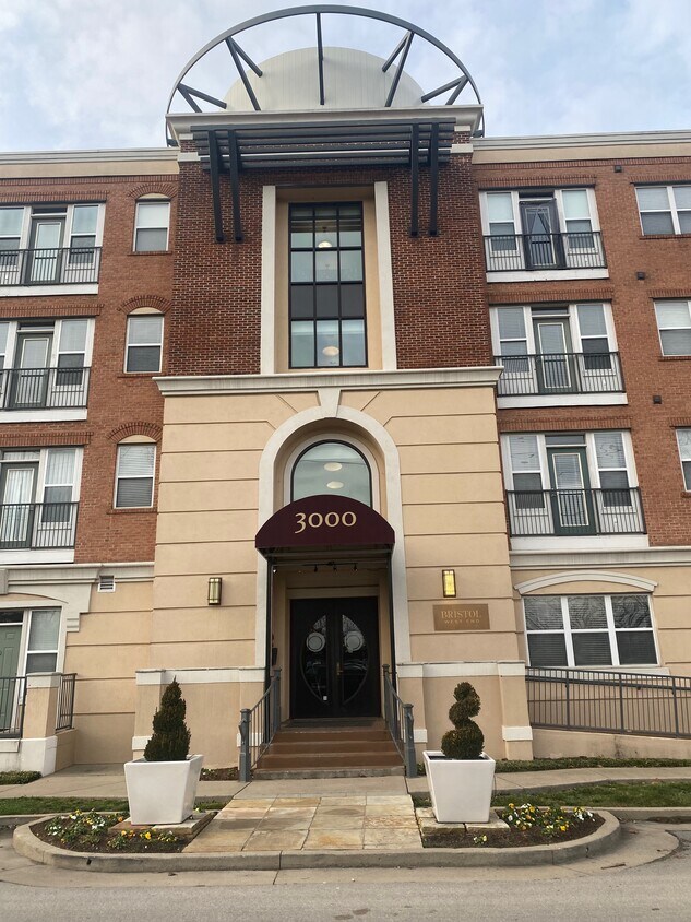 Primary Photo - 3000 Vanderbilt Pl