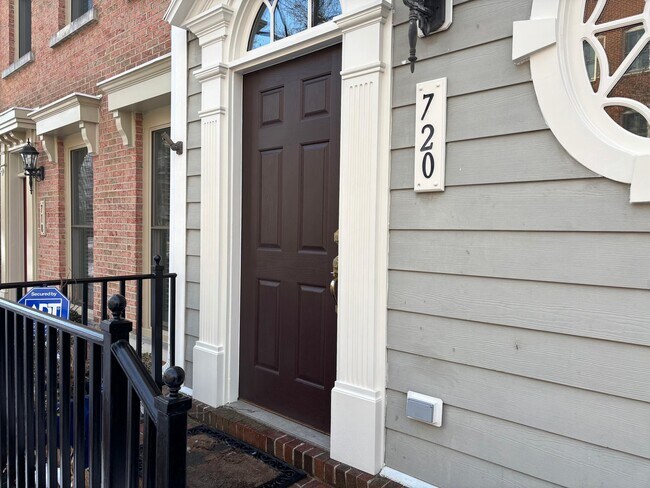 Foto del edificio - 720 Carpenter Rd