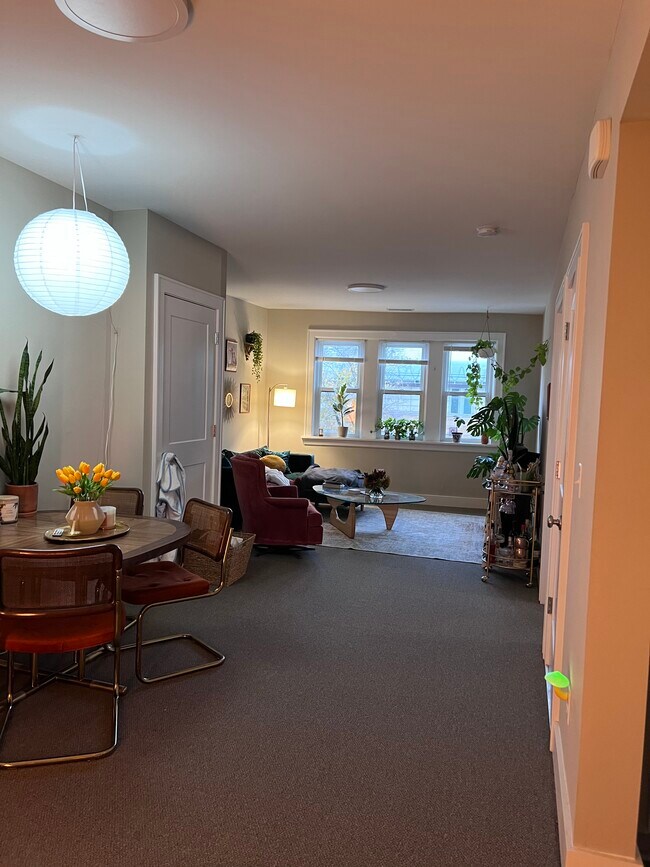 Foto del edificio - 2571 S Kinnickinnic Ave