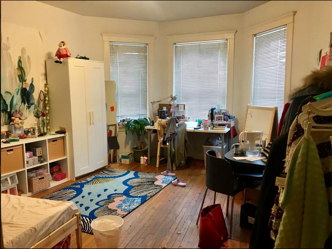 Primary Photo - 137 Park Dr