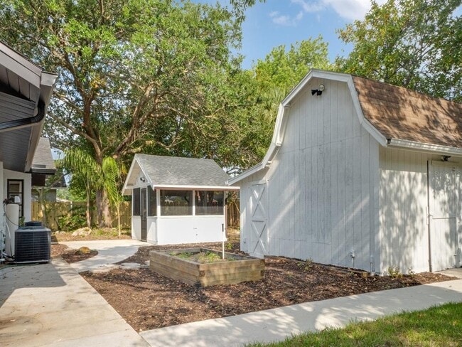 Building Photo - 472 Colgate Rd