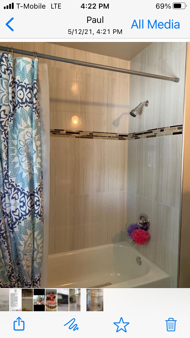 Bathroom - 2748 Maxson Rd