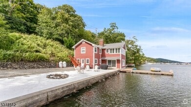 Building Photo - 206 Lakeside Rd