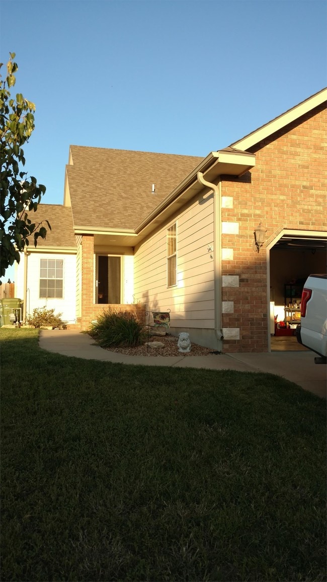 Building Photo - 2249 Saddlebrook Dr