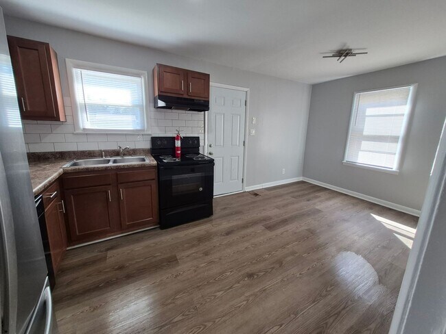 Foto del edificio - Adorable, remodeled 3br/1ba house close to downtown