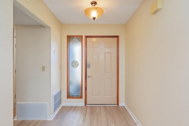 Foto del edificio - 101 Cedar Ridge Way