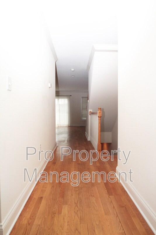 Building Photo - 85 Camp Ave