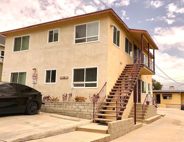Building - 3747 Evans St W