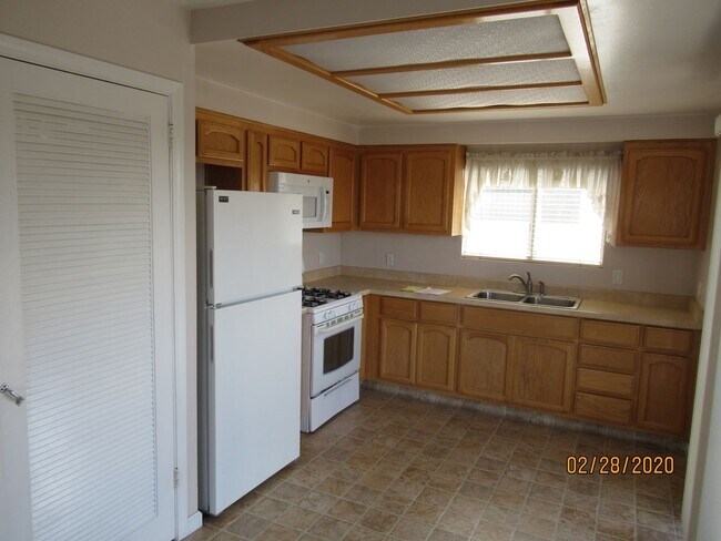 Building Photo - LEASE PENDING - Morro Bay Apartment 2 Bedr...