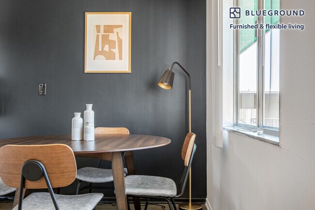 Foto del edificio - 4301 W Kling St