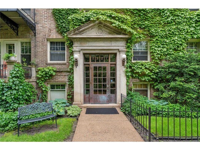 Building Photo - 2521 Humboldt Ave S