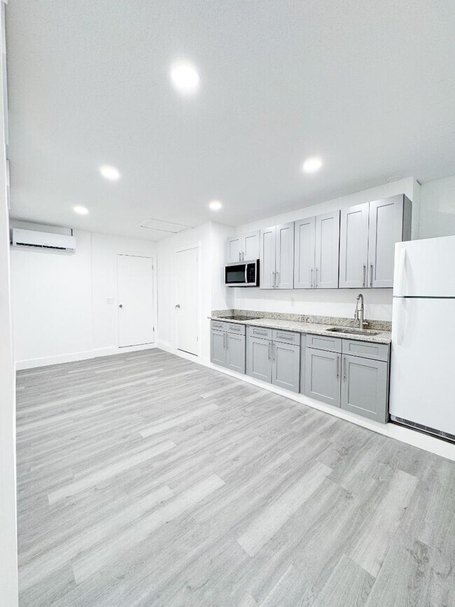 Foto del edificio - 2958 Bermuda Ave S