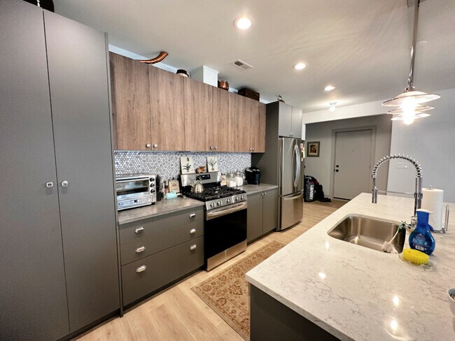 Foto del edificio - 4420 S Prairie Ave