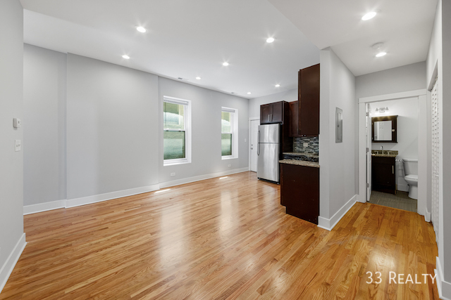 Building Photo - 1338 W. Huron-2R