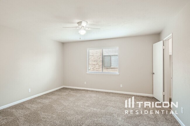 Foto del edificio - 5705 Baker Dr