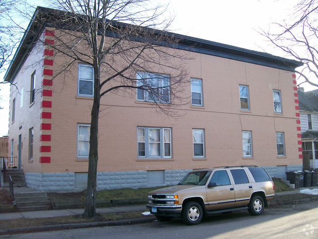 Building Photo - 3200 Bloomington Ave