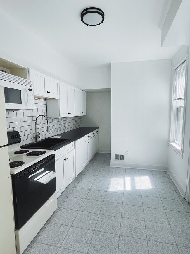 Foto del edificio - 533 Howard Ave