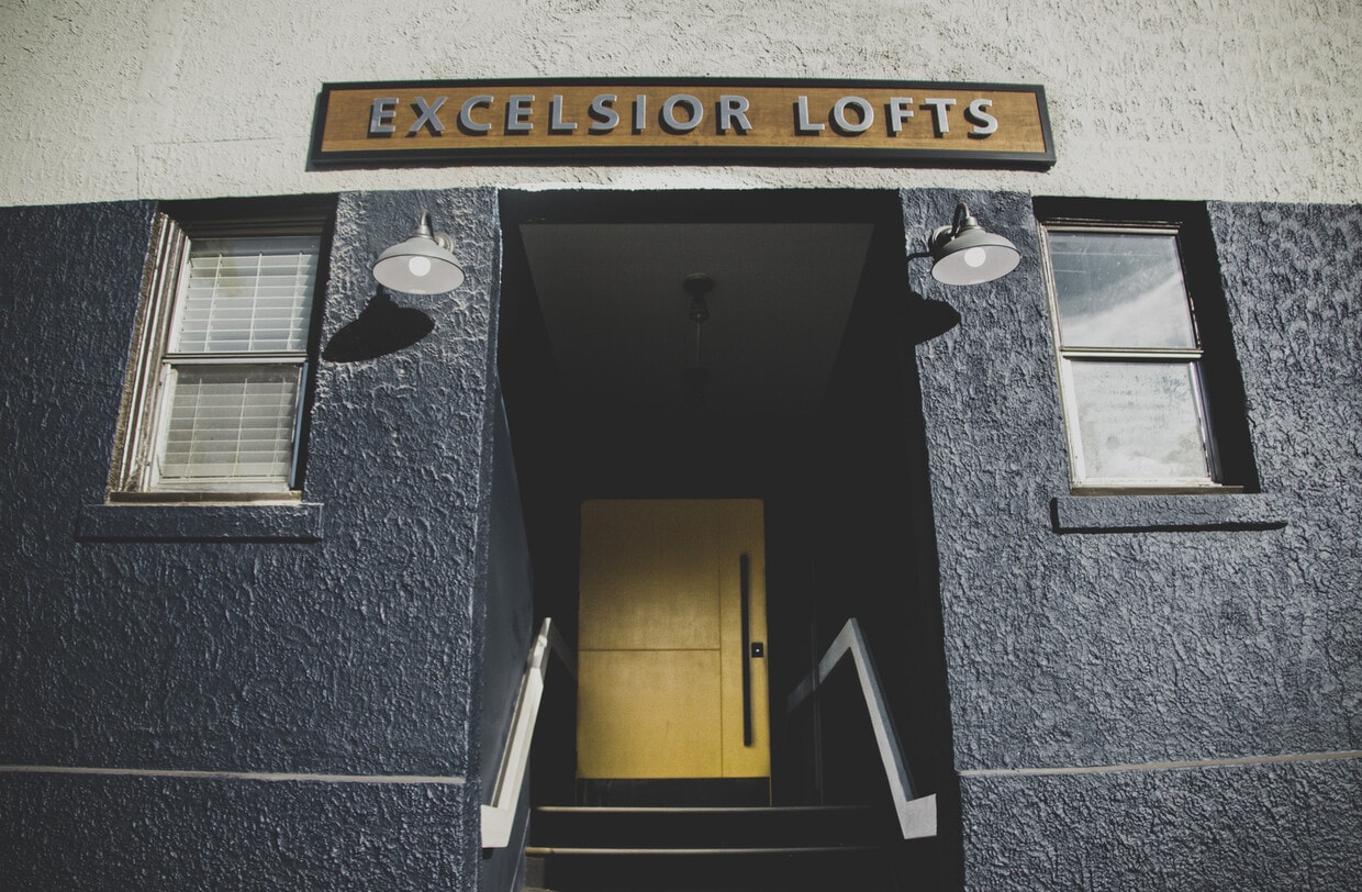 Primary Photo - Enjoy Modern Convenience w/Vintage Charm + Complimentary Laundry!