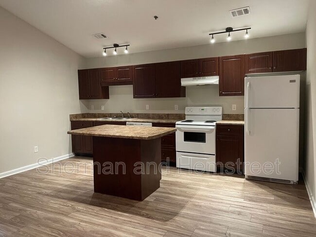 Building Photo - 3800 London Ct SW