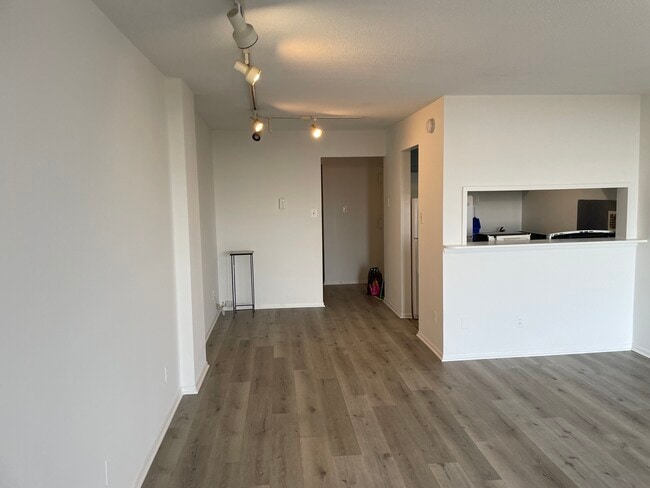 Studio - 4 Monroe St