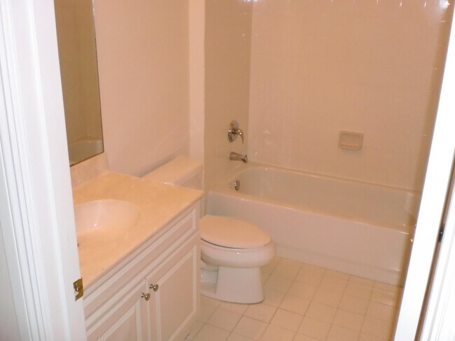Building Photo - 9712 Palma Vista Way