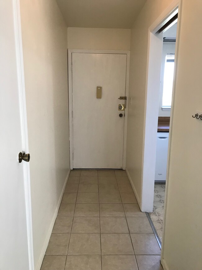 Front entrance - 325 Kitty Hawk Rd