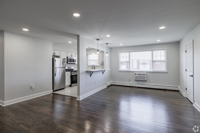 Living Area - Partridge Run Apartments