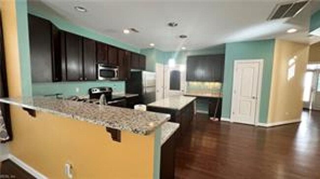 Building Photo - 6251 Sewells Point Rd