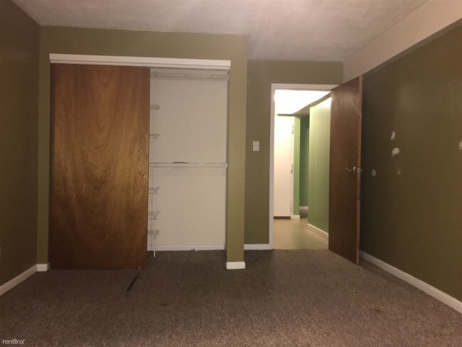 Building Photo - 1 br, 1 bath Apartment - 3722 Blackstone Ave