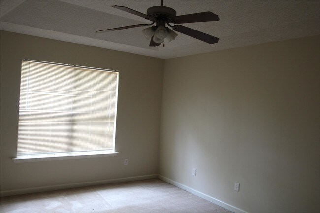 Building Photo - 116 Leighton Dr