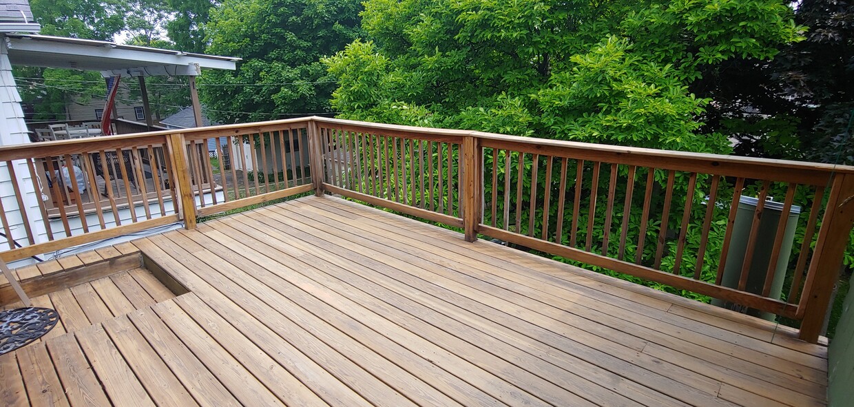 Private Balcony - 44 Shepard St