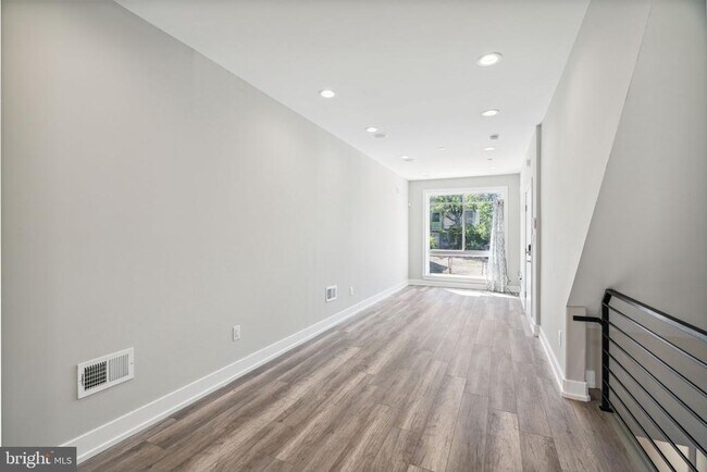 Foto del edificio - 2429 N 3rd St