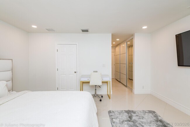 Foto del edificio - 1510 SE 14th Ct