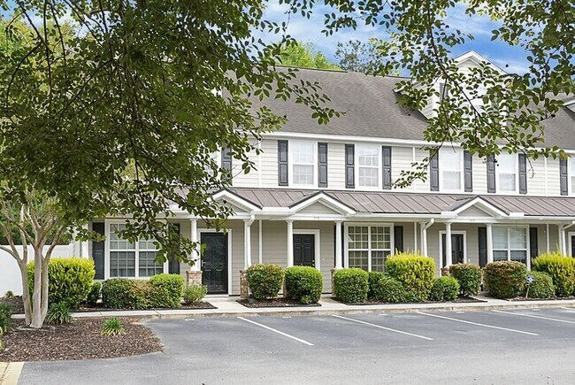 Building Photo - 215 Hemingway Cir