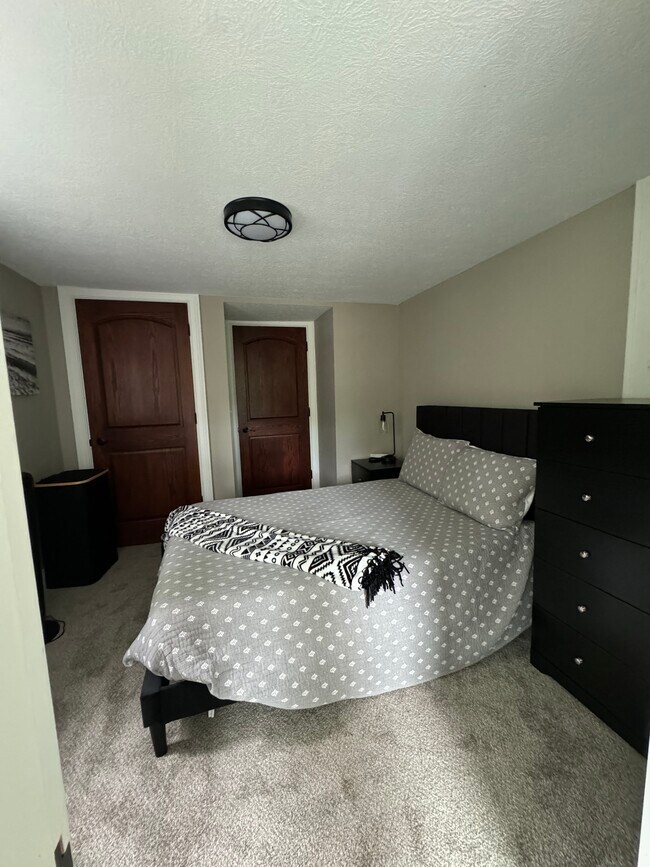 Foto del edificio - 17640 Larchwood Ave