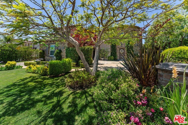 Building Photo - 26938 Alsace Dr