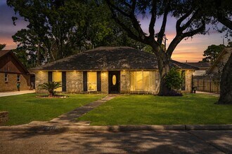 Building Photo - 11810 Rowood Dr