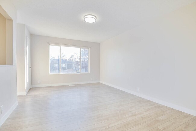Living Area - 7704 S 25th St
